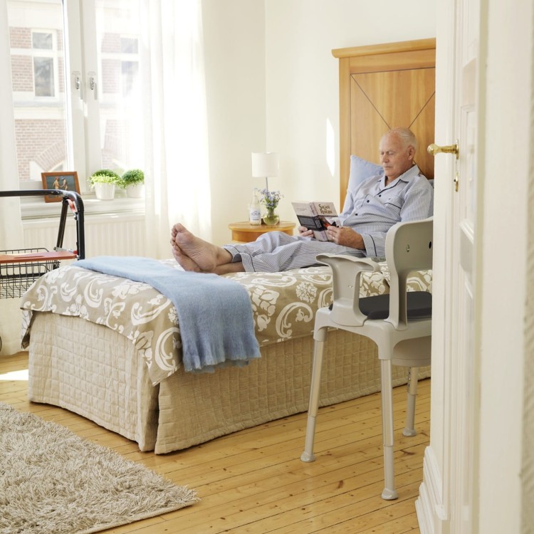 Wielofunkcyjne krzesełko toaletowo-prysznicowe  - Etac Swift Commode - ETAC